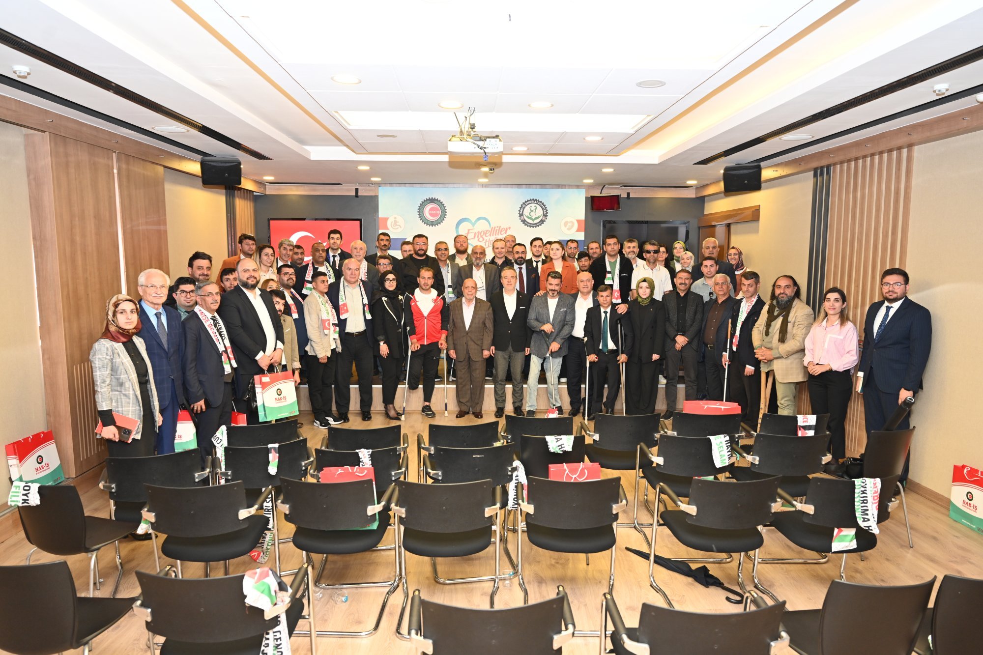 “Engelli Bireylerin Çalışma Hayatında ve Sosyal Yaşamda Karşılaştıkları Sorunlar ve Çözüm Stratejileri” Paneline Katıldık